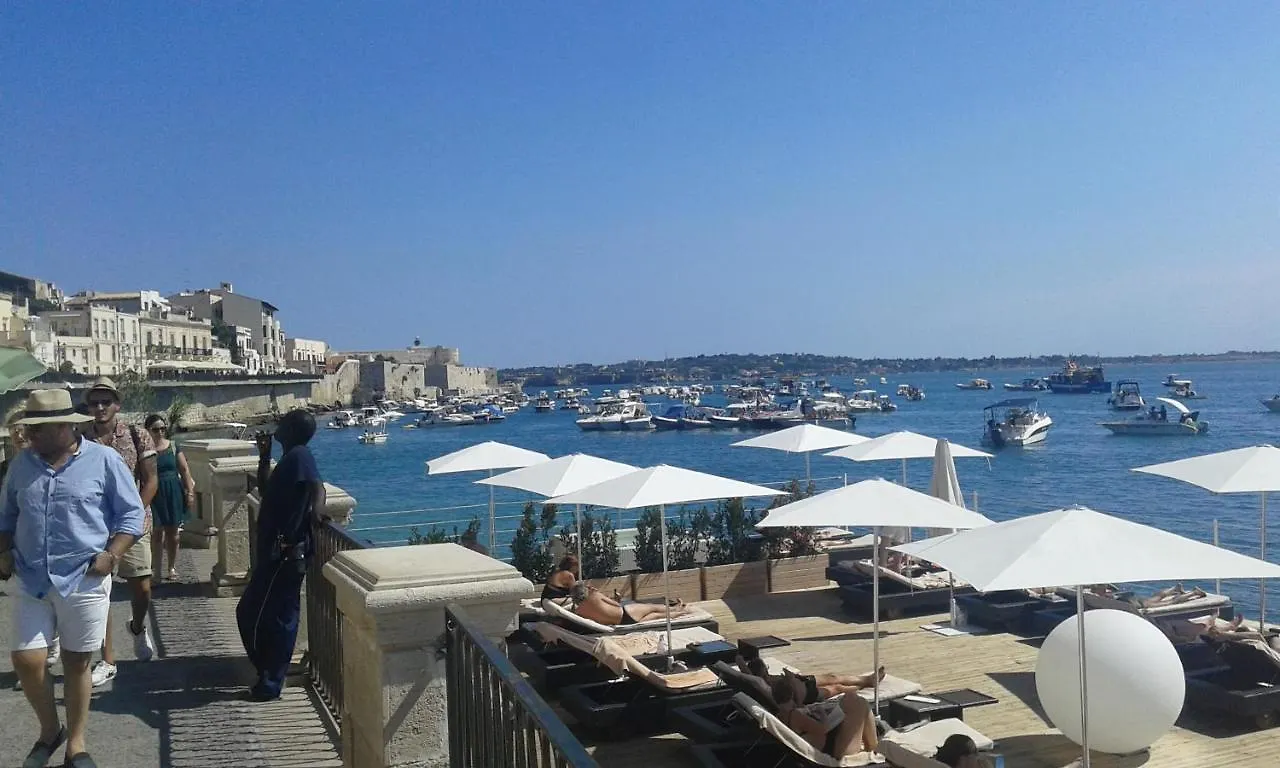 Guest house Gelone 83 - Camera Aretusa - Teatro Greco/Ortigia Hotel Syracuse